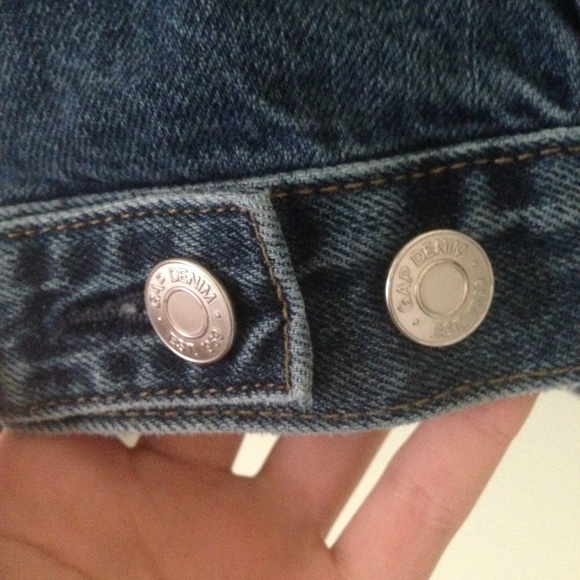 Cropped GAP Jean Jacket - Picture 5 of 8